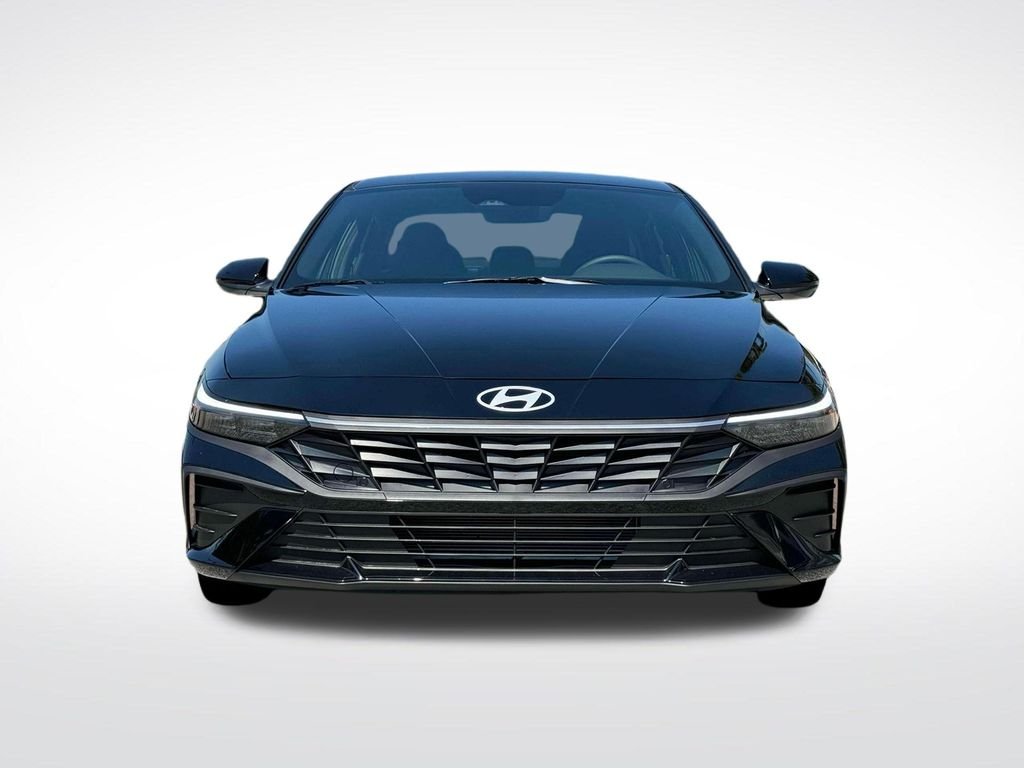 Used 2025 Black Hyundai SEL Sport image 14