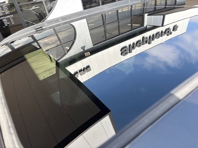 Used 2022 Gray Jeep Latitude Lux image 4