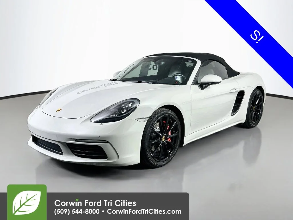Used 2019  Porsche  image 4