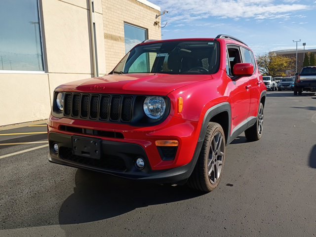 Certified Used 2022 Red Jeep Latitude image 4