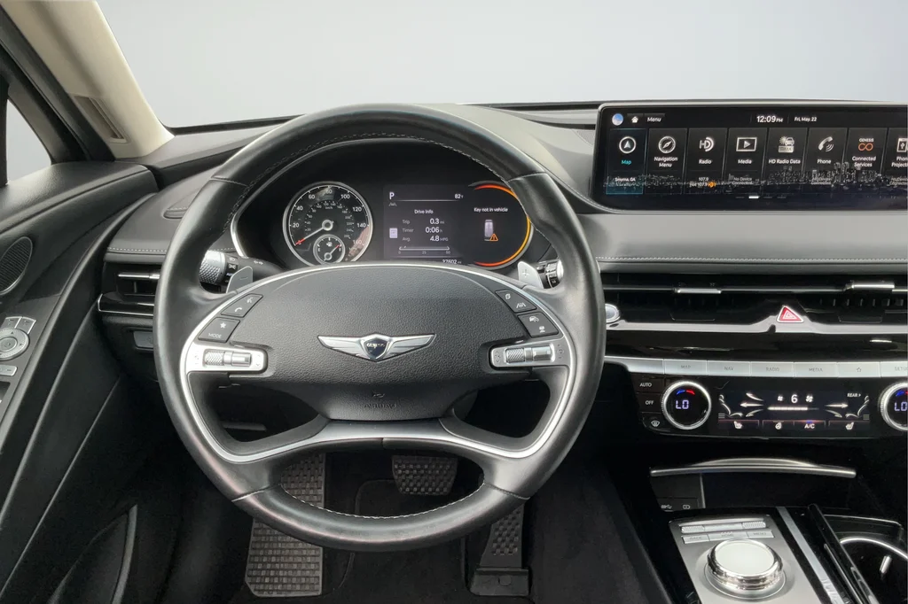 Used 2023 Silver Genesis 2.5T image 13