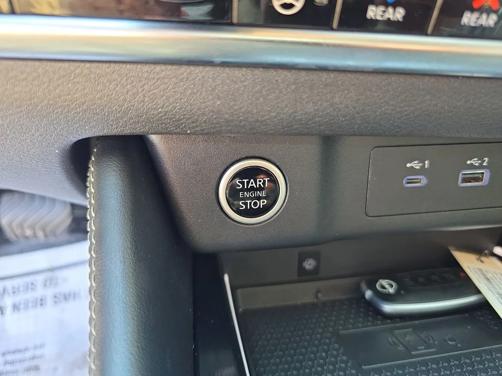 Used 2023 Gold Nissan Platinum image 28
