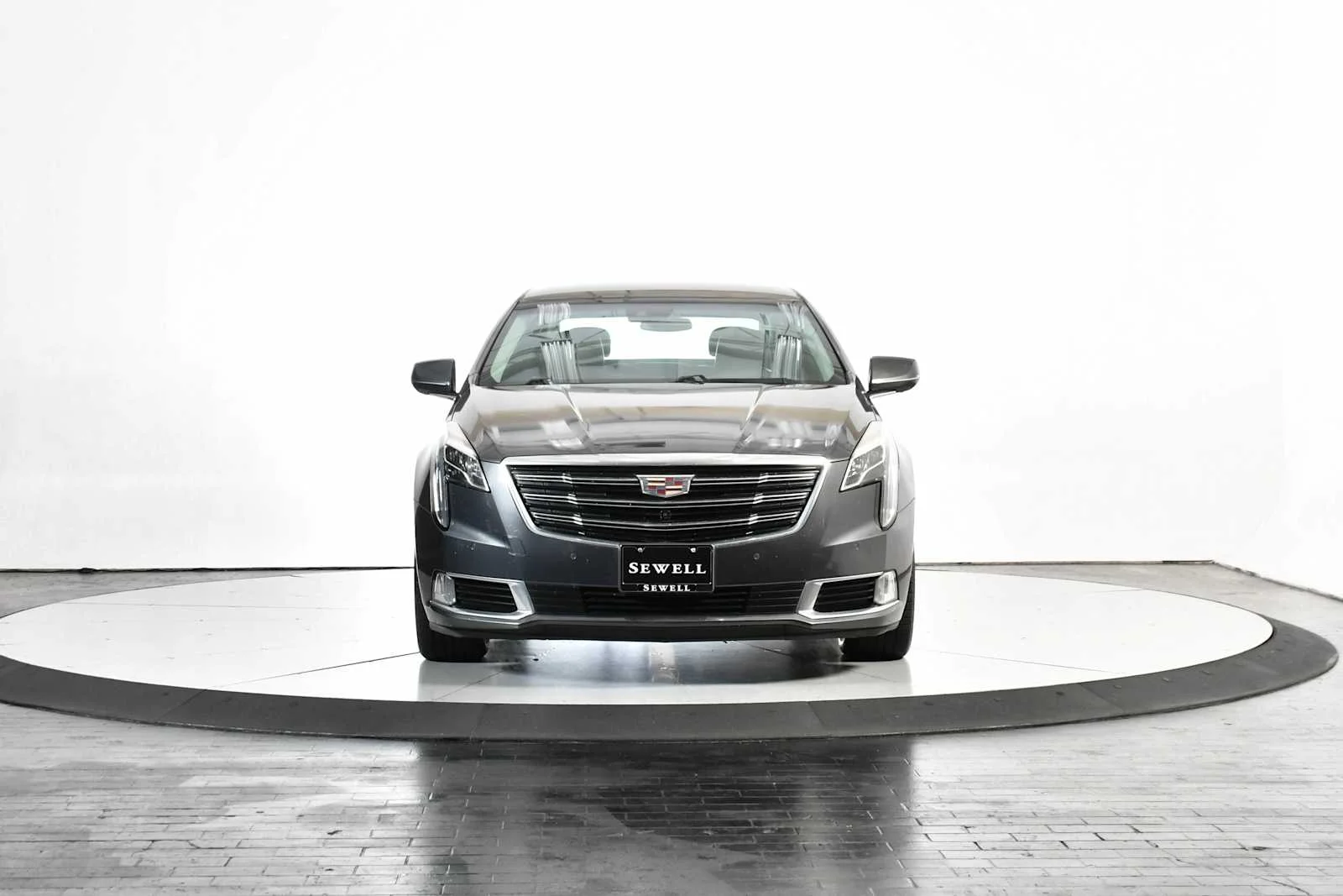 Used 2018 Phantom Gray Metallic Cadillac Luxury image 8