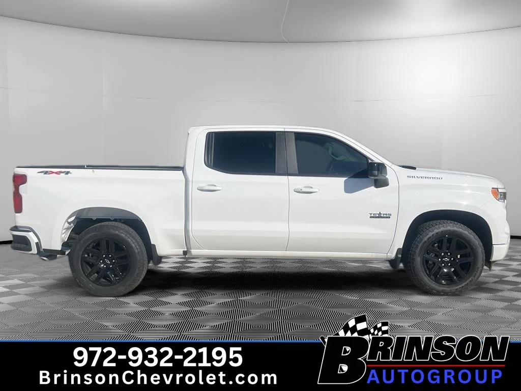 New 2026 Summit White Chevrolet RST image 4