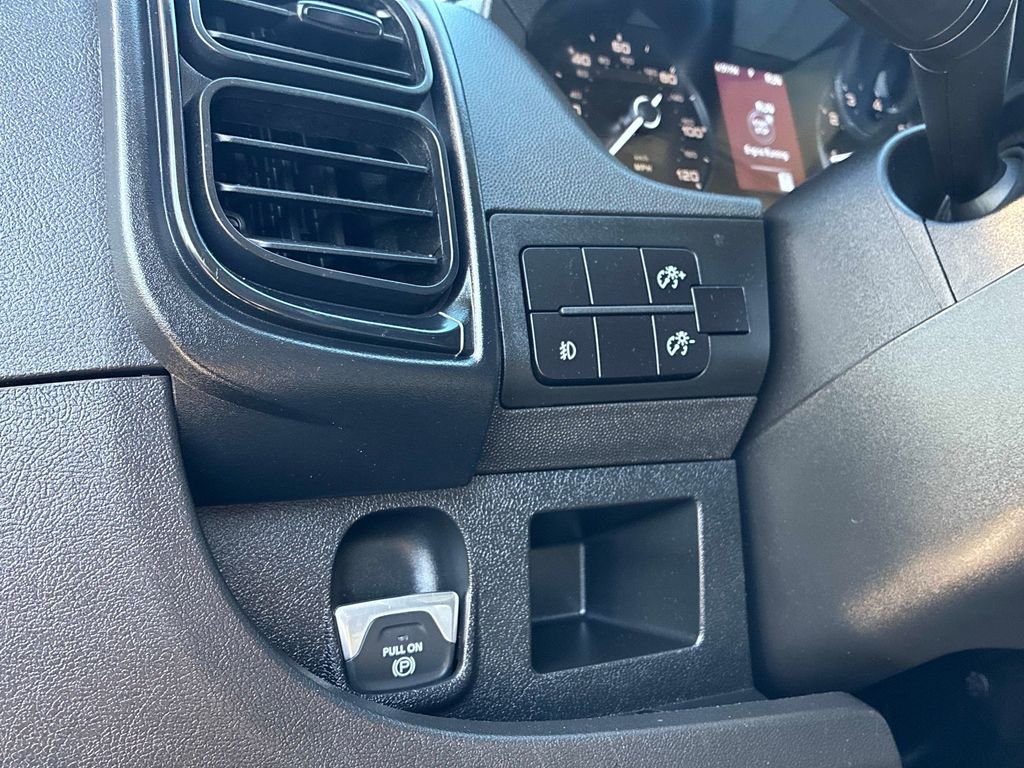 Used 2025 White Ram Base image 20