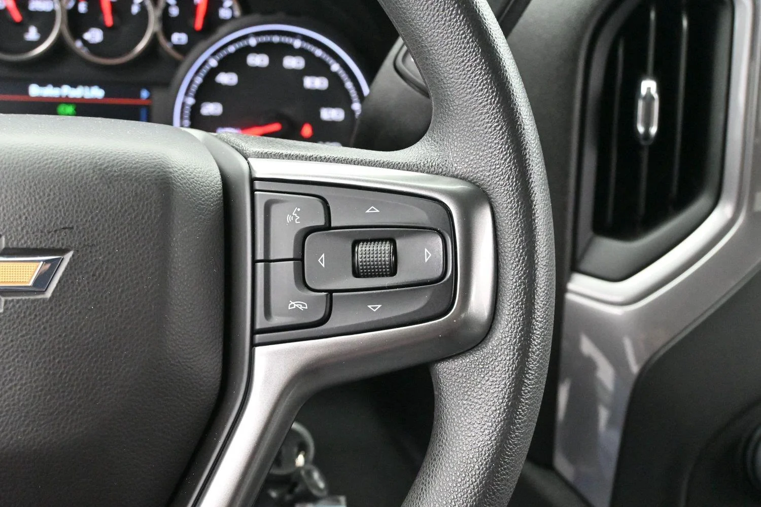Used 2022 Summit White Chevrolet Custom image 16