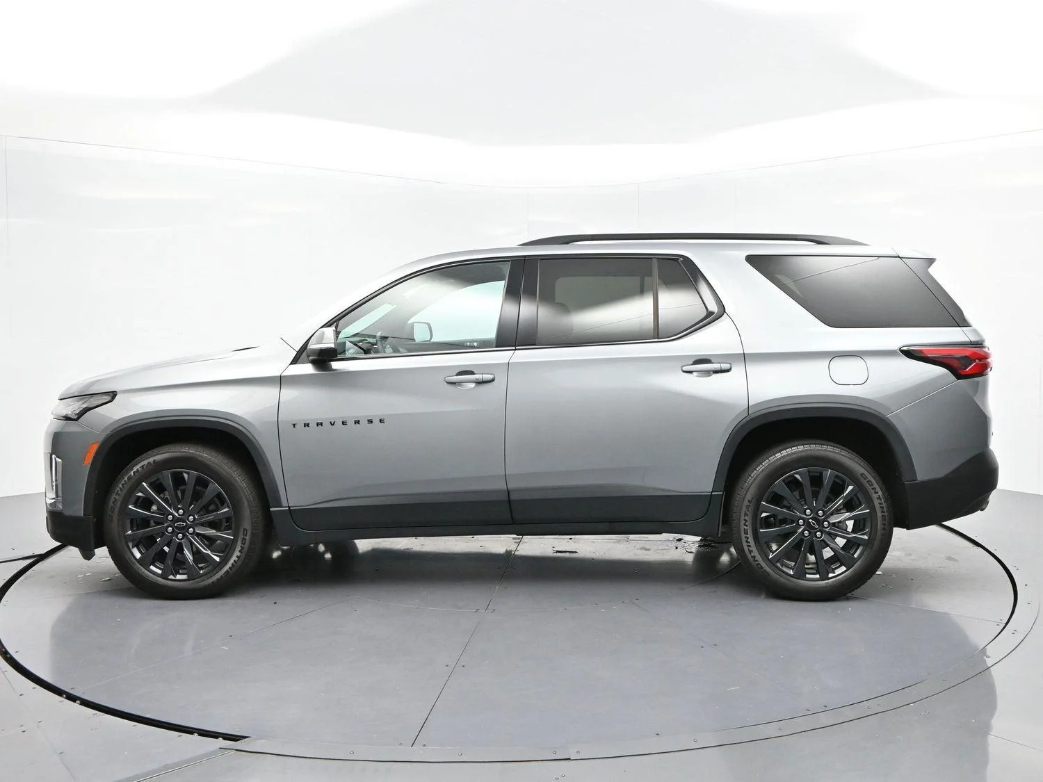 Used 2023 Sterling Gray Metallic Chevrolet RS image 3