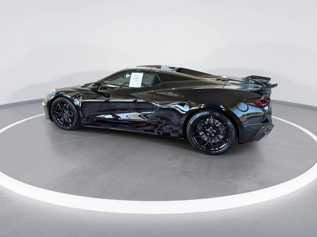 Used 2025 Black Chevrolet Z06 image 9