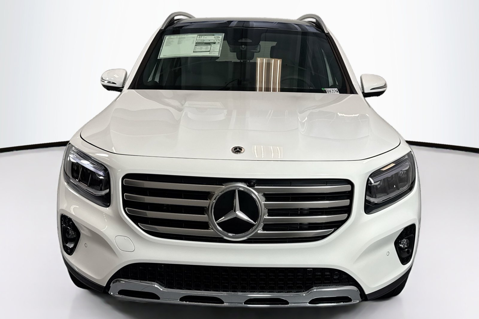 New 2026 Polar White Mercedes-Benz GLB 250 image 2