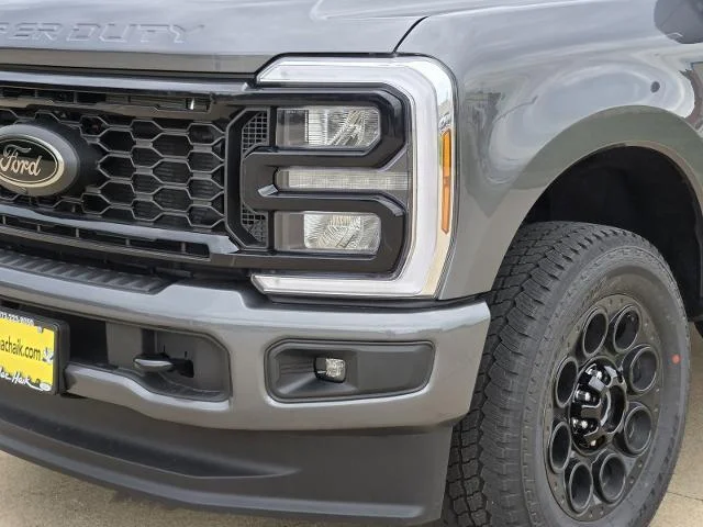 New 2026 Carbonized Gray Metallic Ford F-250® XLT image 25