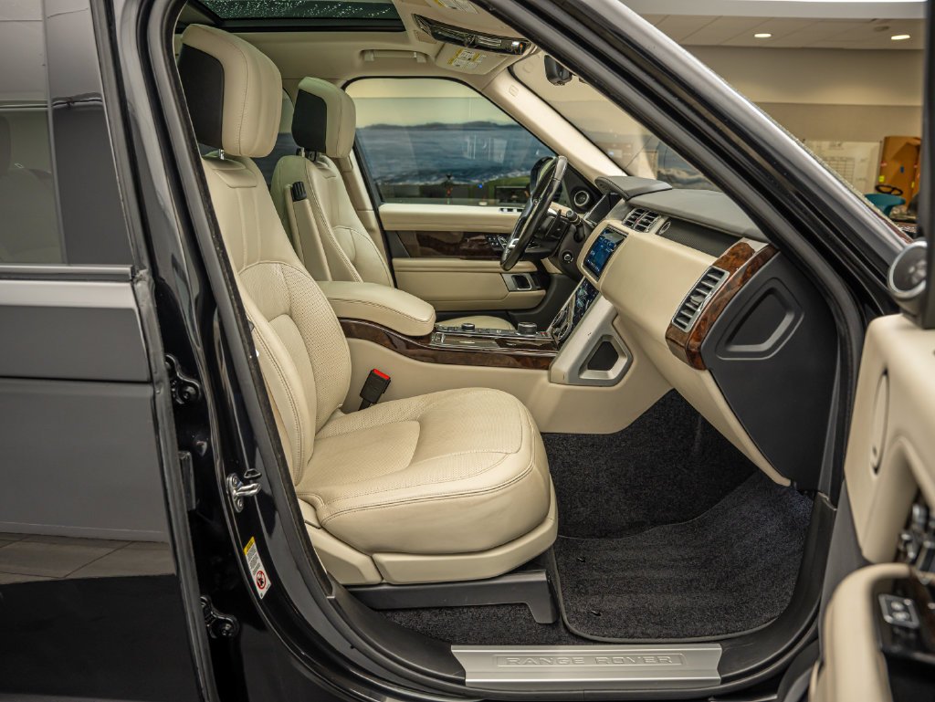 Used 2020 Black Land Rover HSE image 35