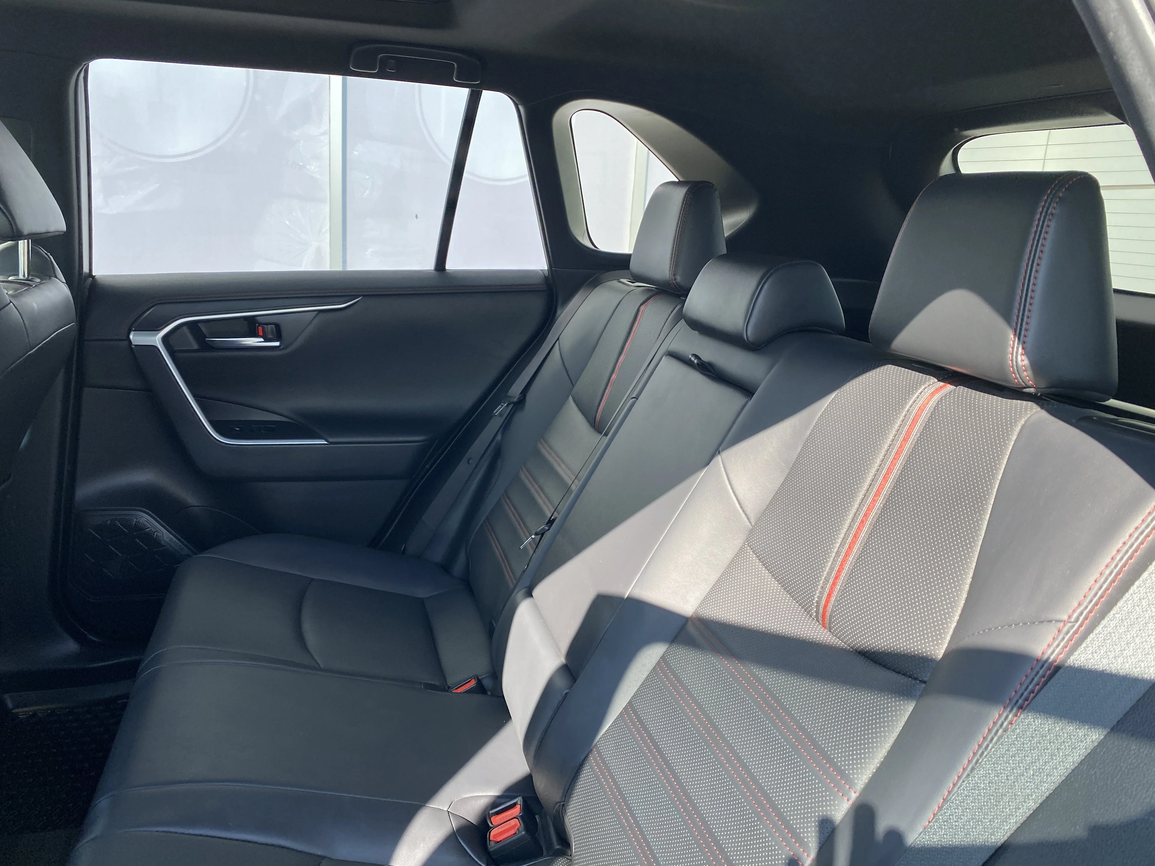 Used 2024 White Toyota SE AWD * HYBRID * LEATHER * SUNROOF * image 20