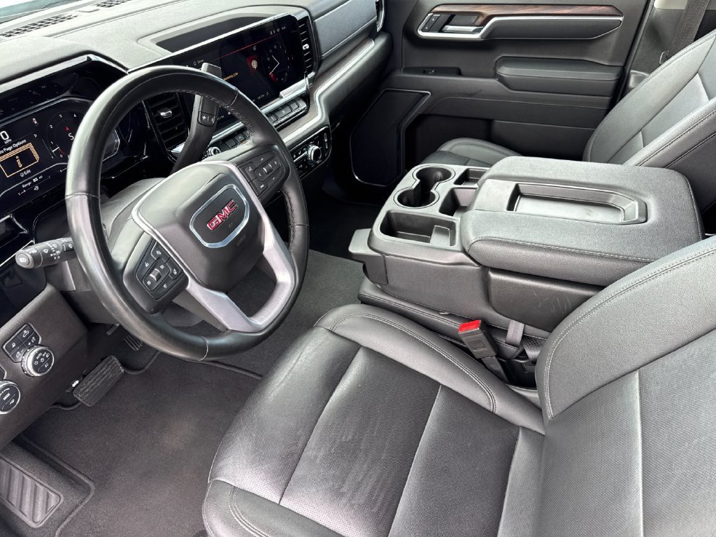 Used 2025 Summit White GMC SLT image 9