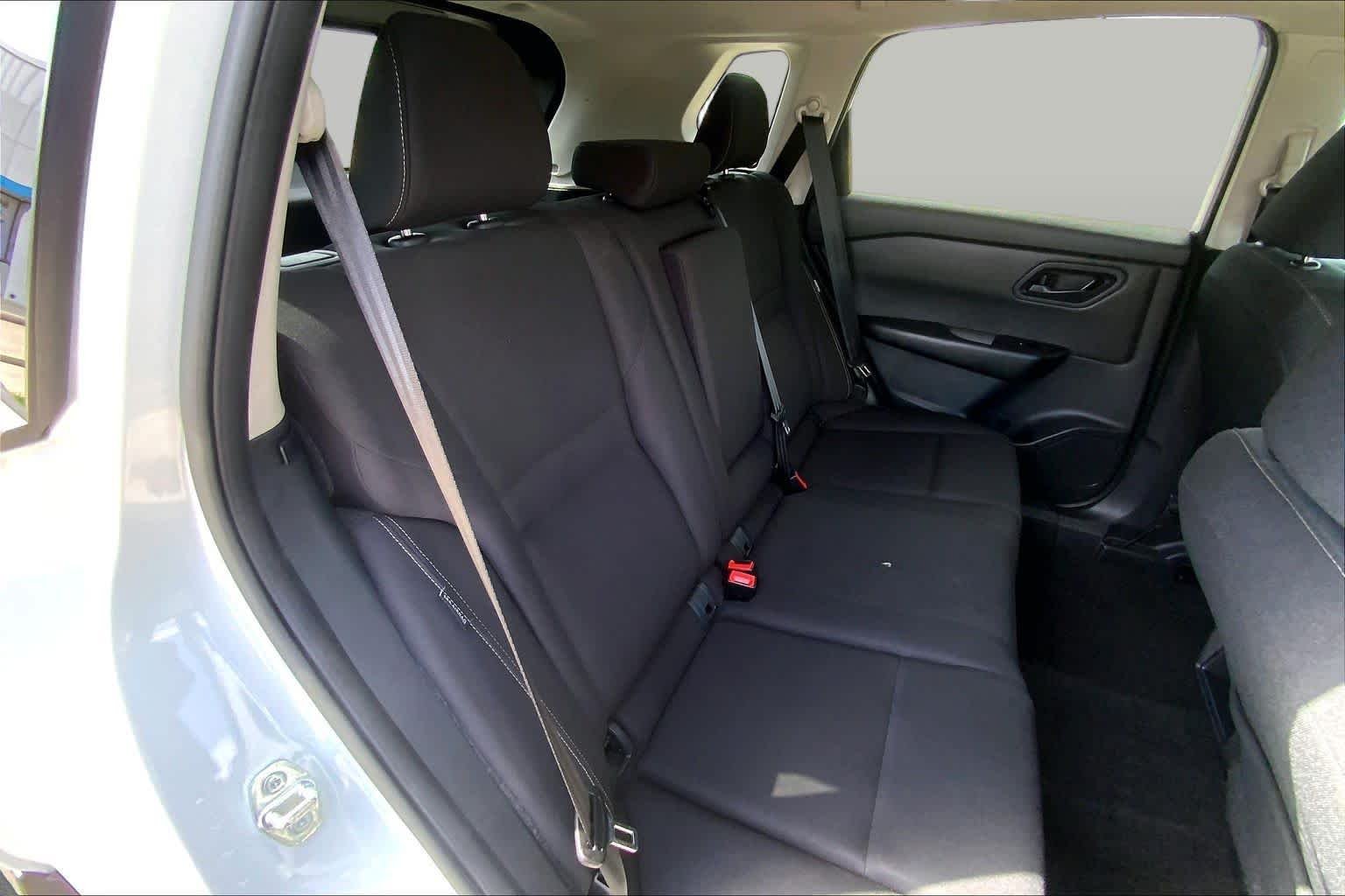 Used 2024 Glacier White Nissan S image 19