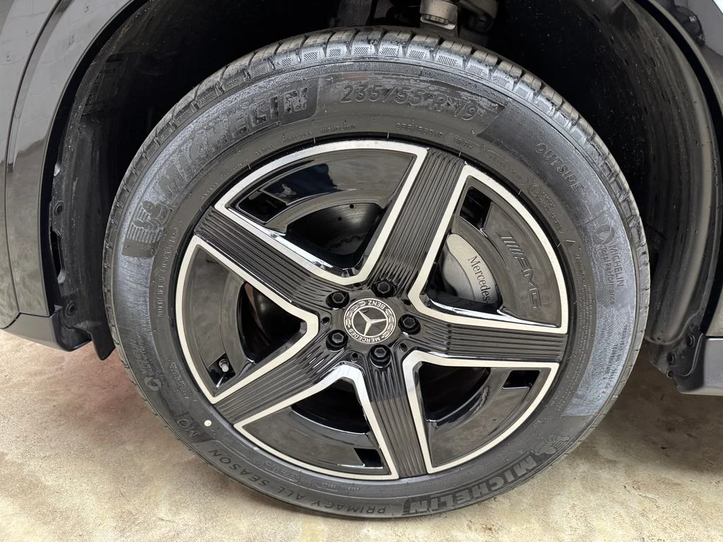 Used 2025 Black Mercedes-Benz GLC 300 image 29