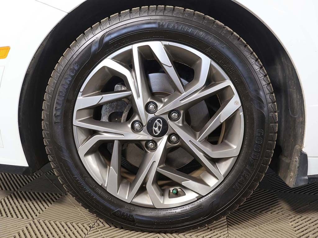 Used 2022 Gray Hyundai SEL image 17