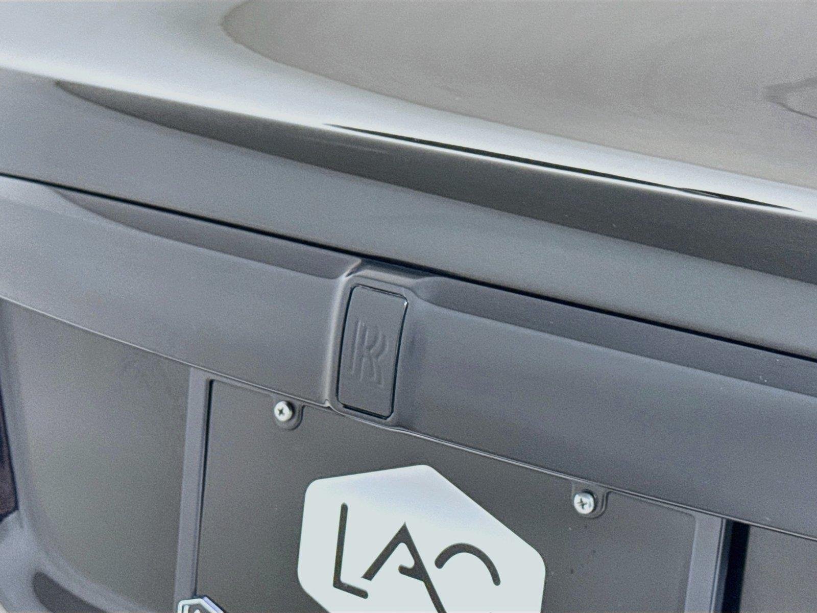 Used 2018 Obsidian Rolls-Royce  image 31