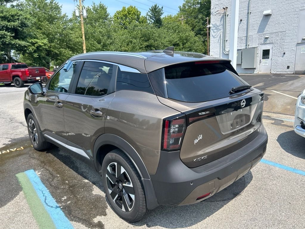 Used 2025 Brown Nissan SV image 7