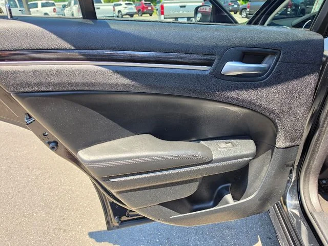 2015 Chrysler 300 Limited - Photo 23