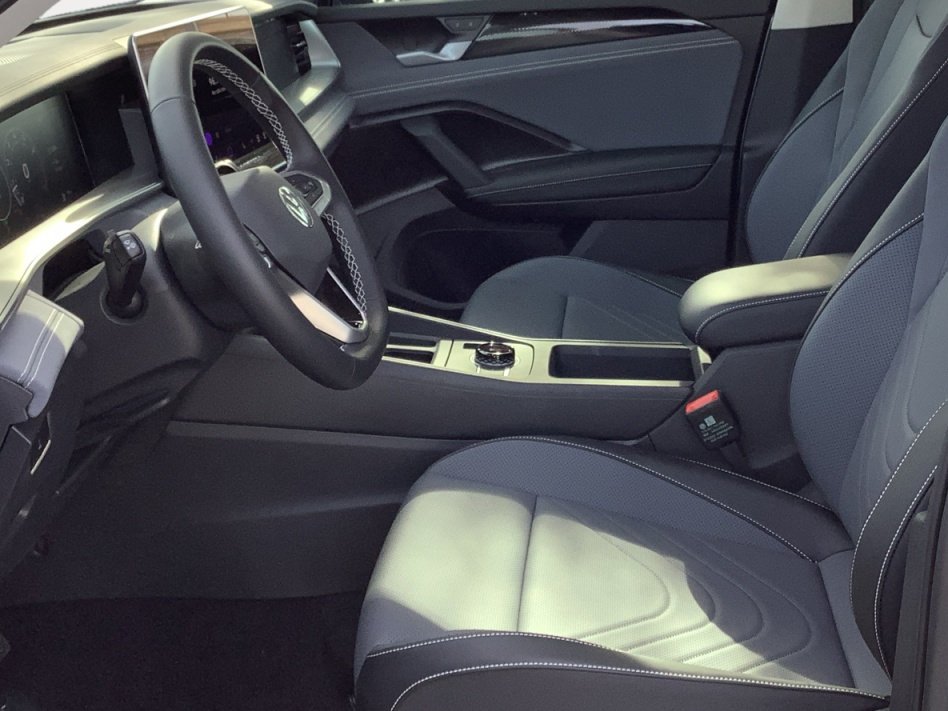 New 2026 Platinum Gray Metallic Volkswagen SE image 23