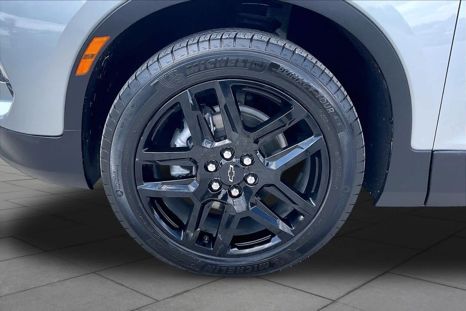 Used 2024 Sterling Gray Metallic Chevrolet LT image 10