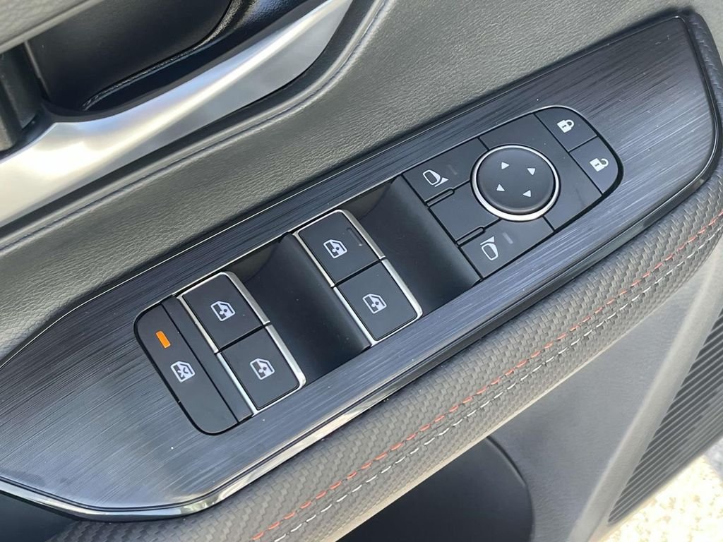 2025 Nissan Kicks SR - Photo 16