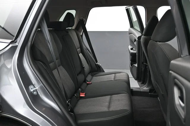 Used 2025 Gray Nissan SV image 17