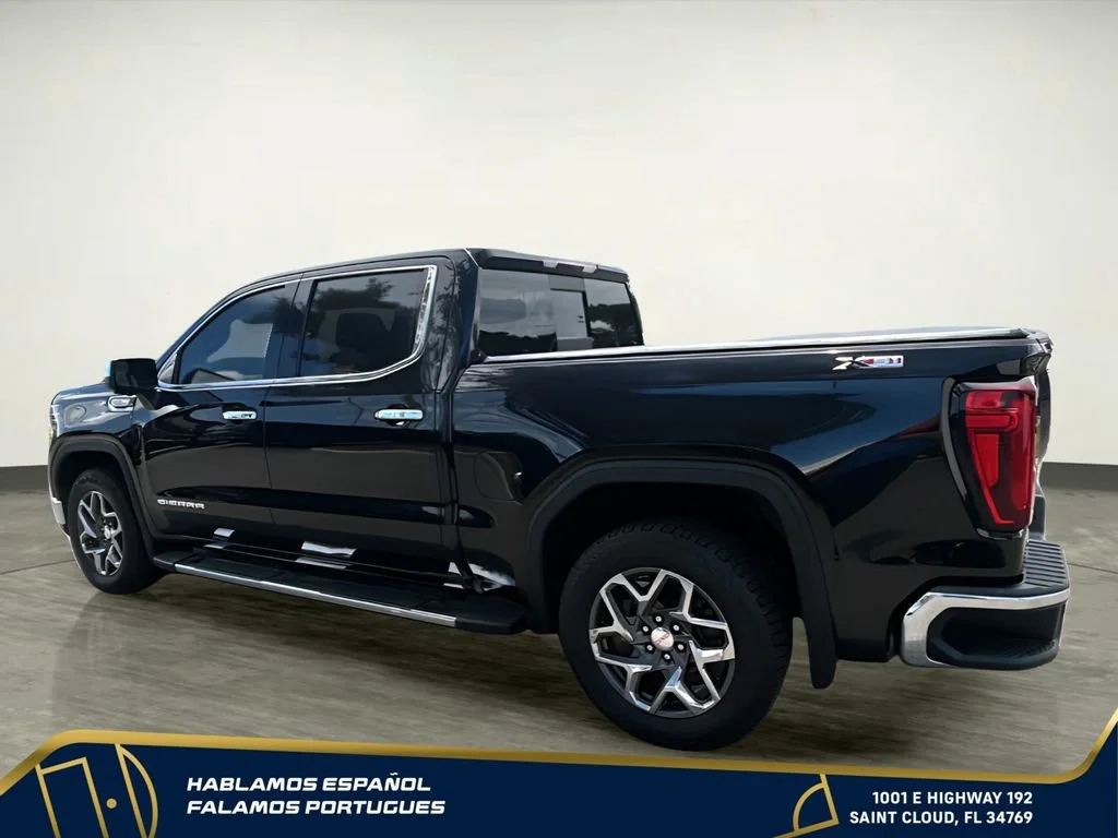 Used 2022 Onyx Black GMC SLT image 4