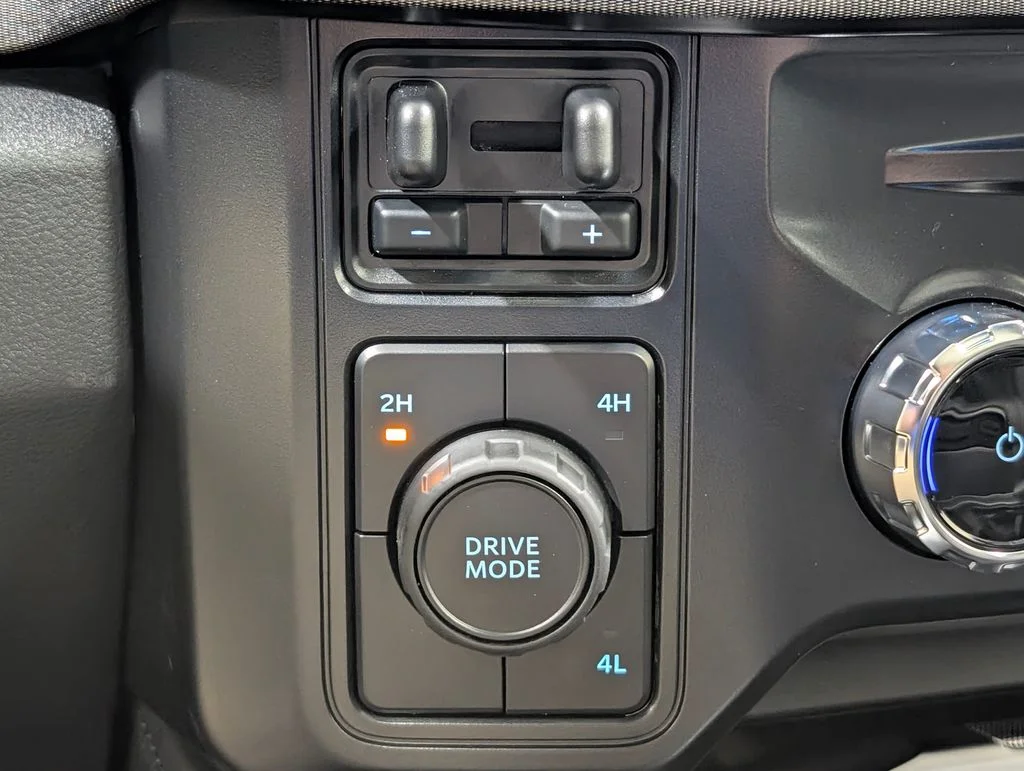 New 2026 Glacier Gray Metallic Tri-Coat Ford F-350® Platinum® image 8