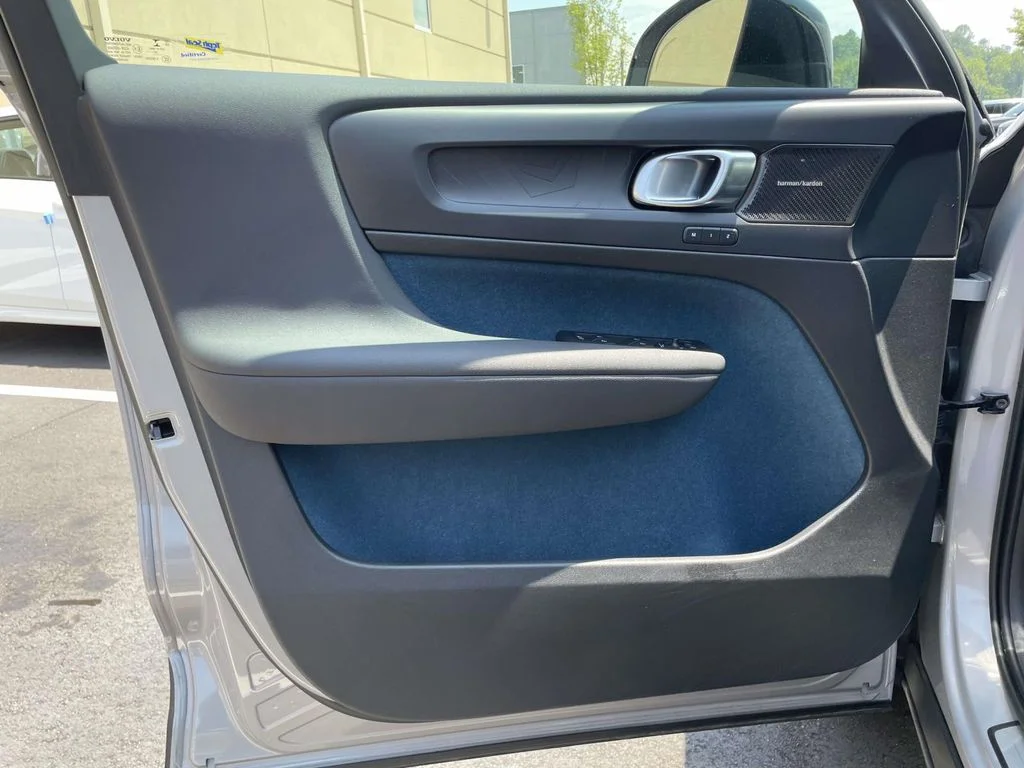 Used 2023 Silver Dawn Metallic Volvo Ultimate image 5