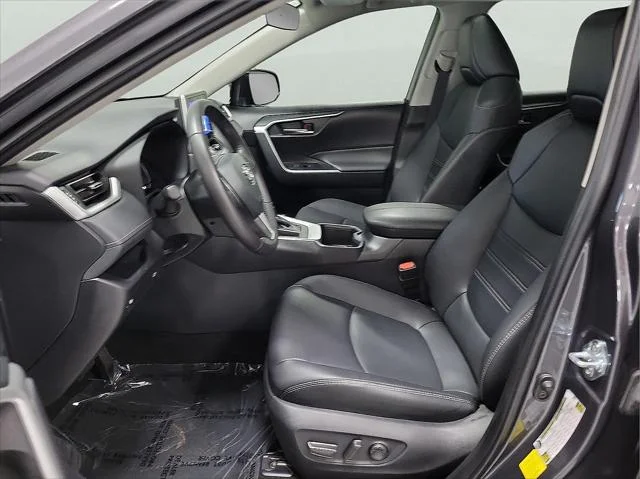 Certified Used 2025 MAGNETIC GRAY MET. Toyota  image 12