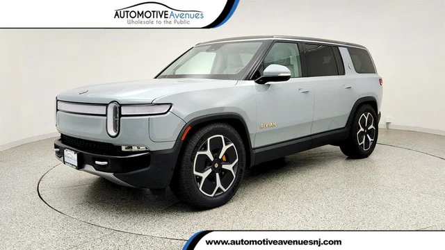 2024 Rivian R1S Adventure Quad-Motor Large Pack w/ Ocean Coast Interior