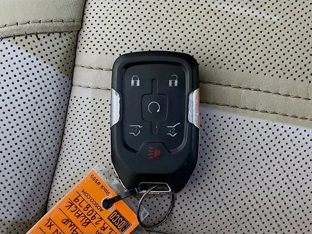 Used 2020 Black GMC Denali image 33