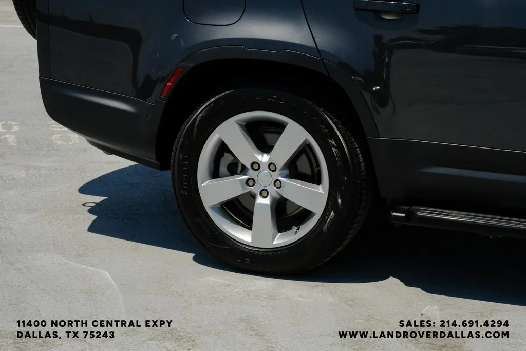 Used 2023 Carpathian Gray Premium Metallic Land Rover First Edition image 53