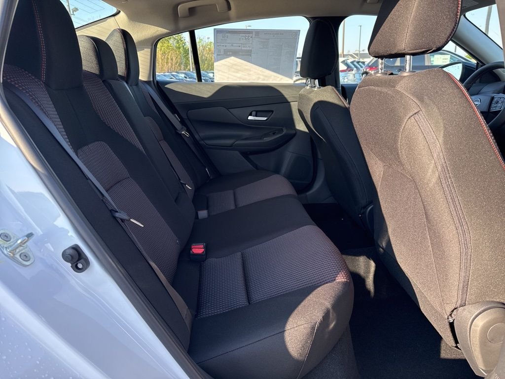 New 2026 Aspen White TriCoat / Super Black Two-tone Nissan SR image 15