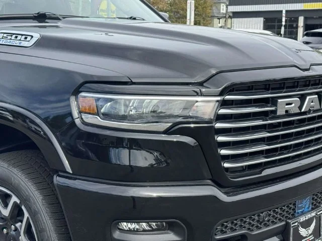 New 2027 Diamond Black Crystal Pearl-Coat Exterior Paint RAM Laramie image 7