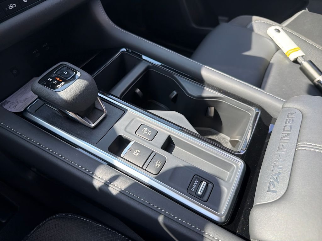 New 2026 Nissan Pathfinder SL 4D Sport Utility