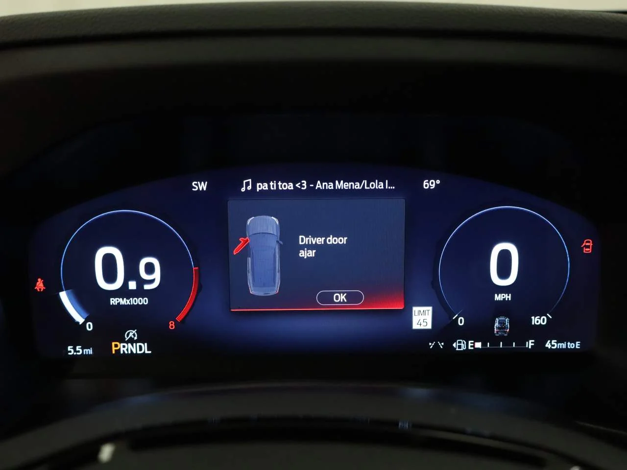New 2027 Agate Black Metallic Ford ST-Line image 7