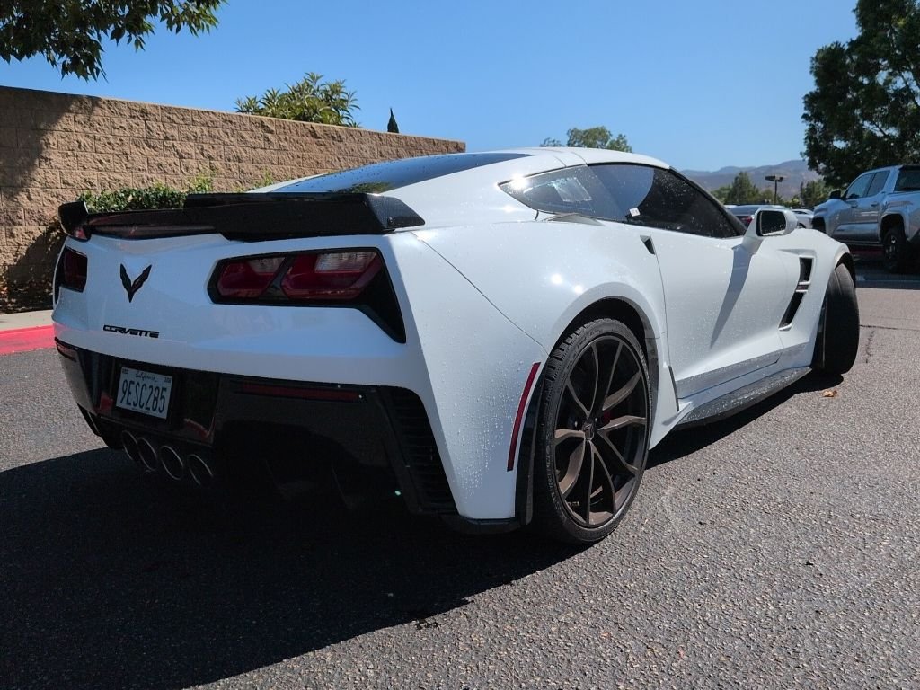 Used 2019 White Chevrolet Grand Sport image 7
