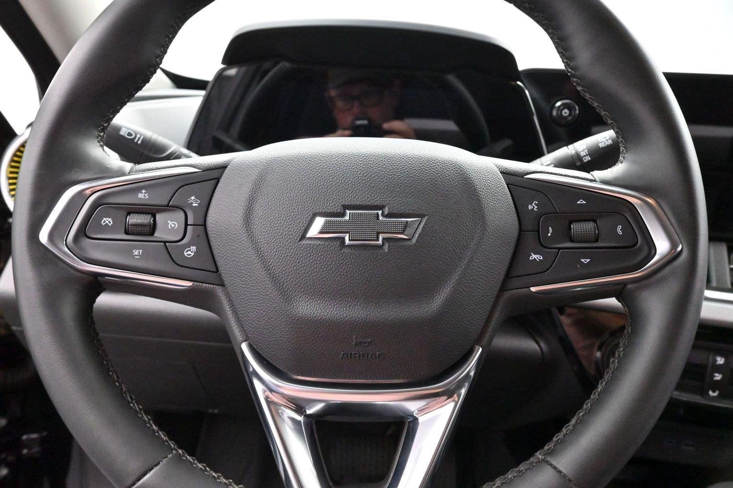 Used 2024 Mosaic Black Metallic Chevrolet LT image 16
