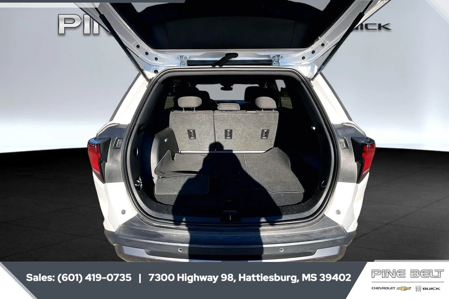 Used 2026 Summit White GMC Elevation image 21