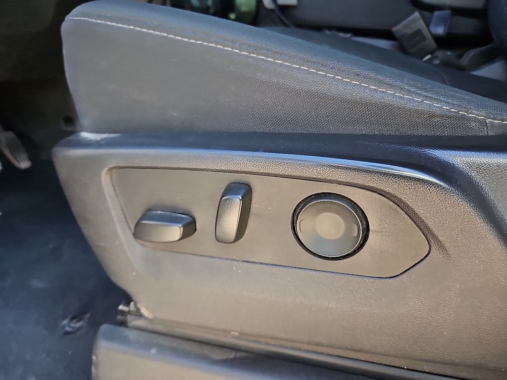 Used 2023 Blue Chevrolet Custom image 14