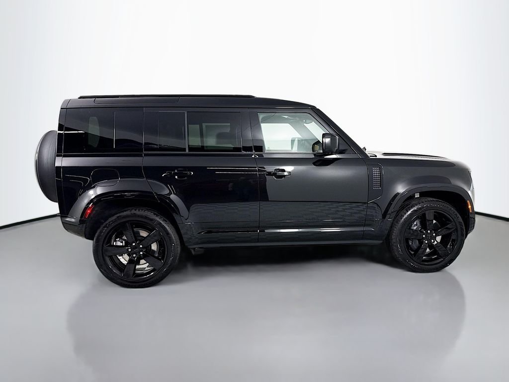 New 2026 Santorini Black Land Rover X-Dynamic SE image 8