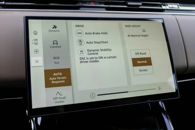 New 2026  Land Rover SE image 38