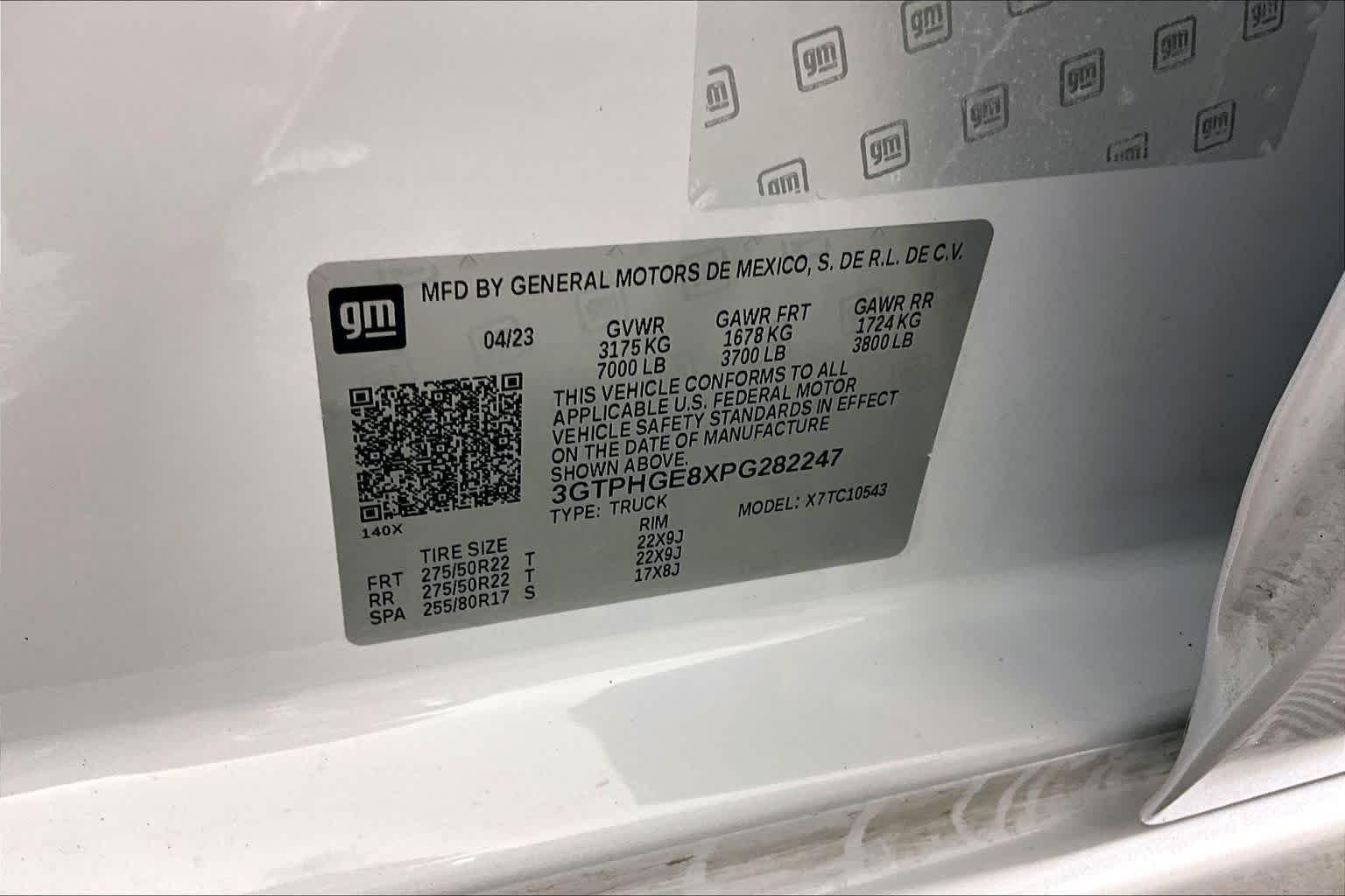 Used 2023 White Frost Tricoat GMC Denali image 36