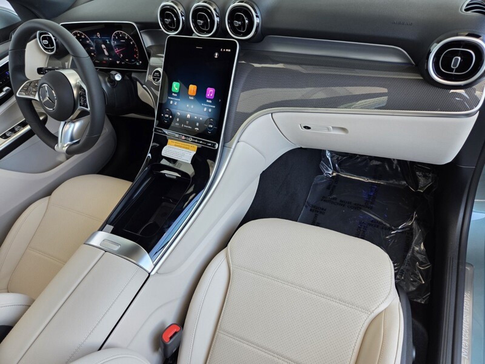 New 2026 Verde Silver Metallic Mercedes-Benz GLC 300 SUV image 18