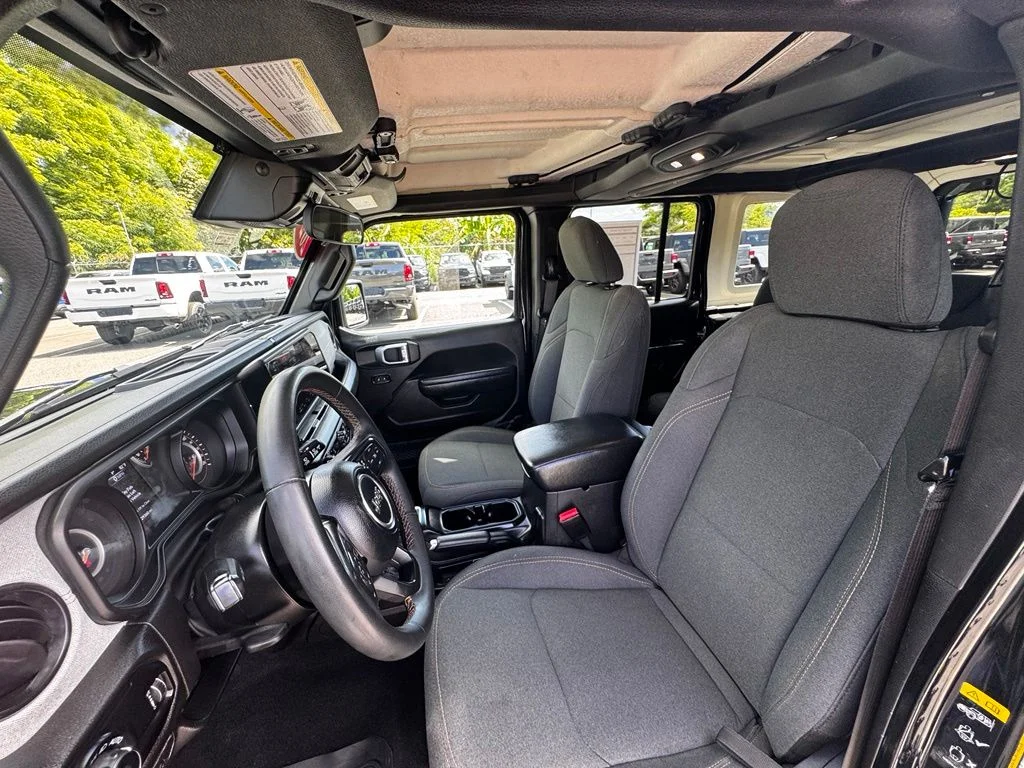 Used 2024 Black Jeep Sport S image 15
