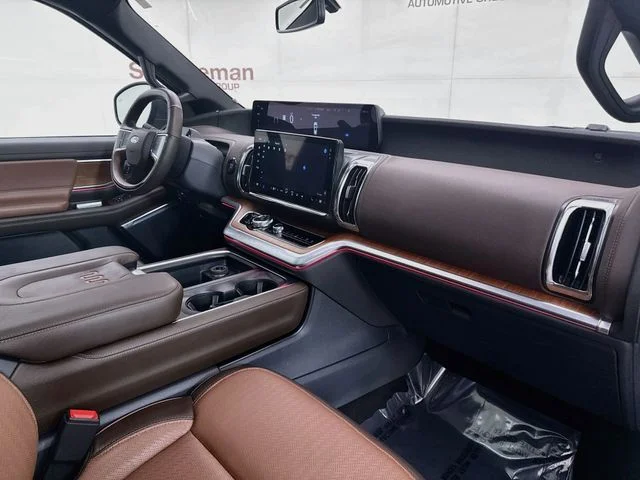 Used 2025 Gray Metallic Ford King Ranch image 32
