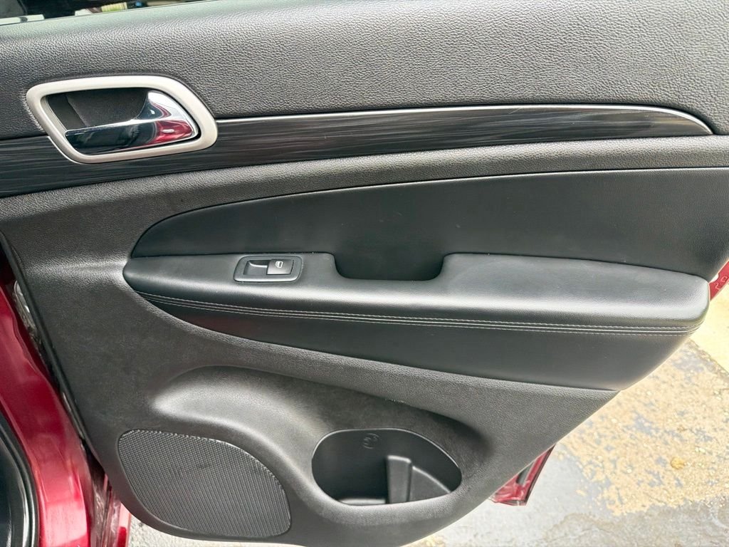 Used 2020 Red Jeep Altitude image 20