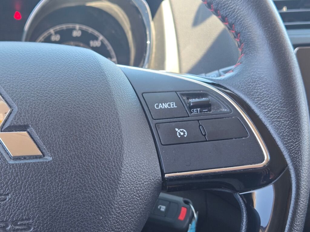 Used 2019  Mitsubishi 4WD**1 OWNER** image 26